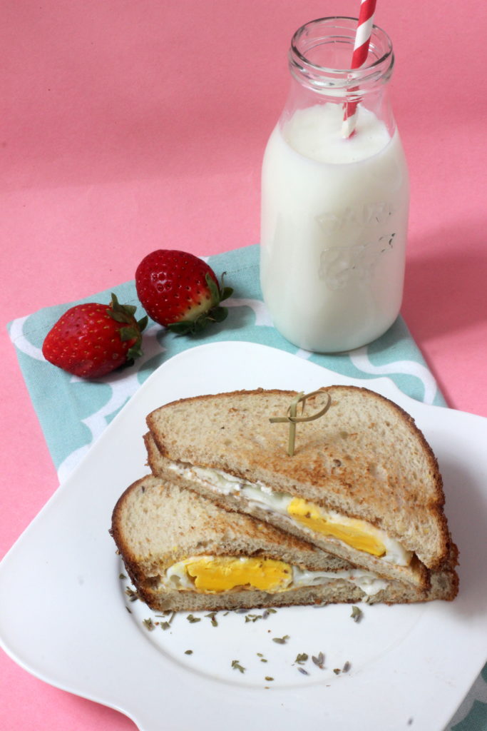 sandwich de queso y huevo01